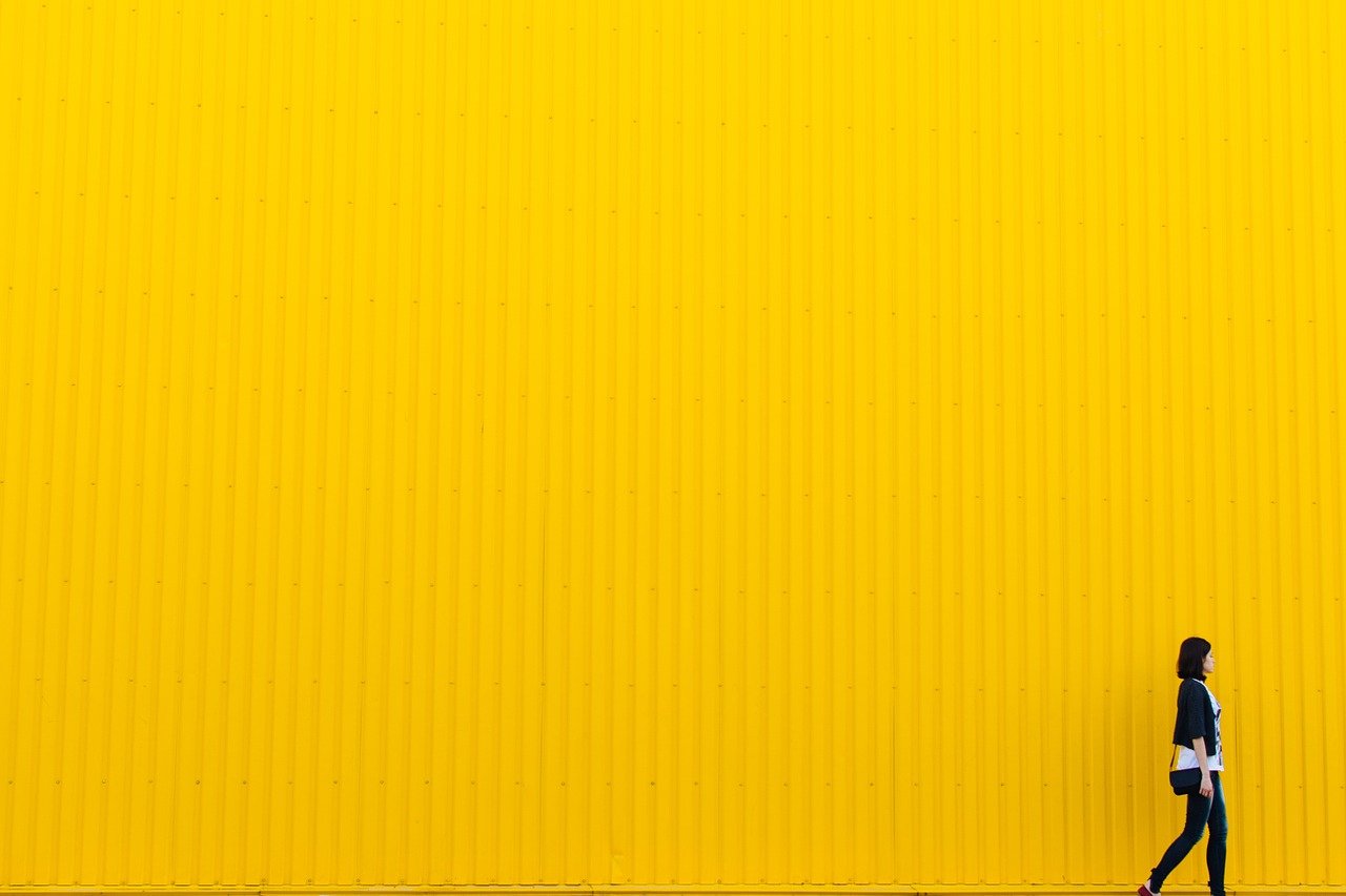 yellow, wall, girl-926728.jpg